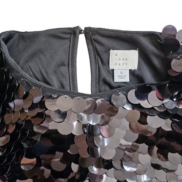 A New Day Black Sequin Crop Top Sz Small - Picture 11 of 13